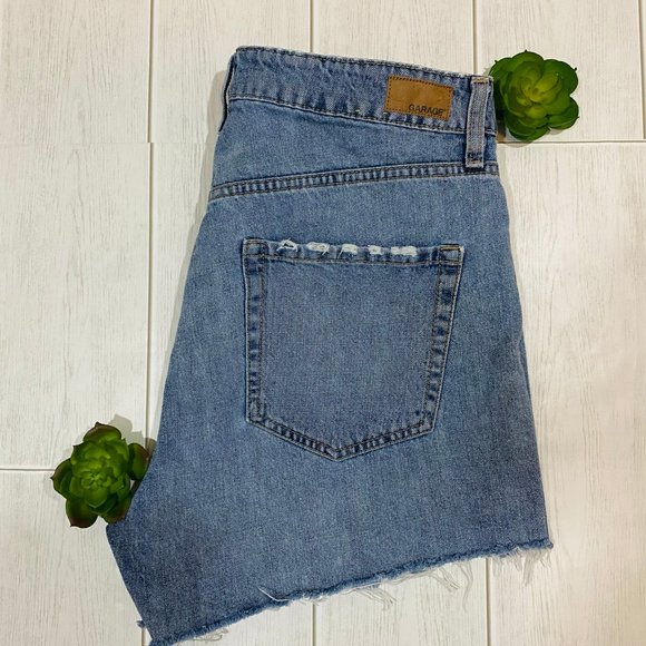NWOT Garage Distressed Mom Shorts - Picture 3 of 4